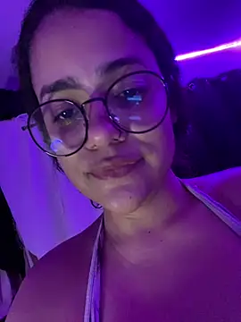 demonaughtyyy Adlı Modelin Canlı XXX Sohbeti