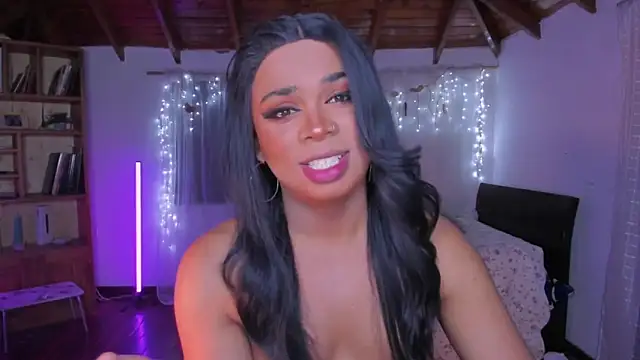 CuteRomi webcam show