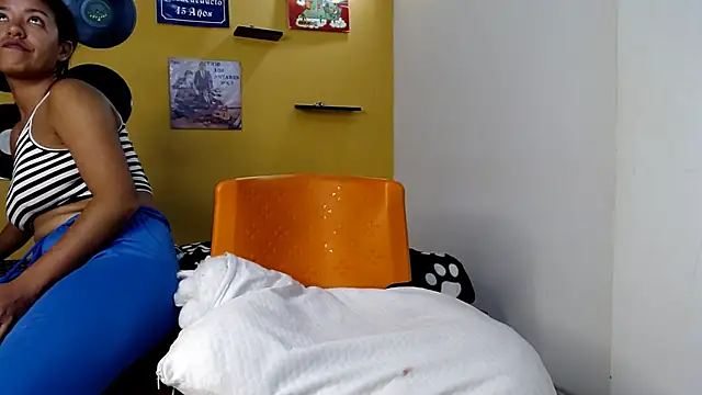 lilithevil32 webcam show