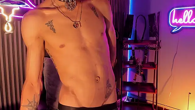 Maximoking26 Show in webcam