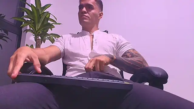 ALPHA_DOMINUS_ Live XXX Chat