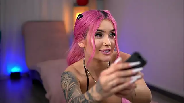 Miky_Lustn Live XXX chat