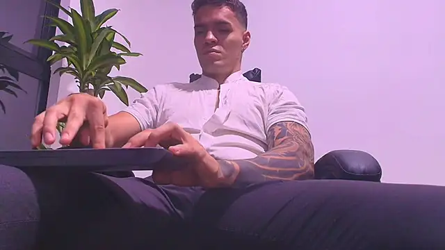 Chat XXX Live ALPHA_DOMINUS_