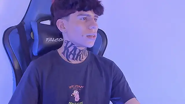 Chatroom XXX en direct de Angelcumm_