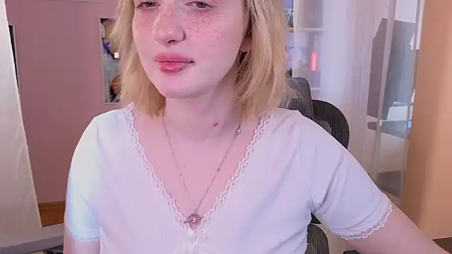 XXX chat uživo modela ELLIEJAY