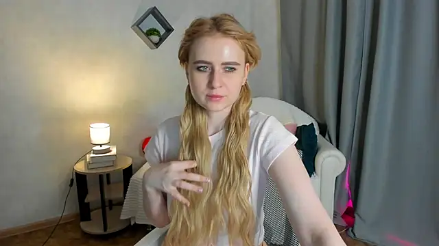 Pokazy przed kamerką – Shiny_Liss