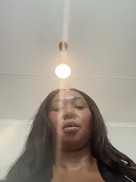 Bootyliciouse21X 网络视讯表演