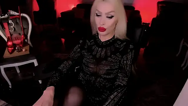 XXX chat uživo modela FinDomGod