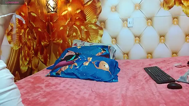 isabella_barbie 即時 XXX 聊天