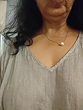 NakedMILFx Chat XXX live