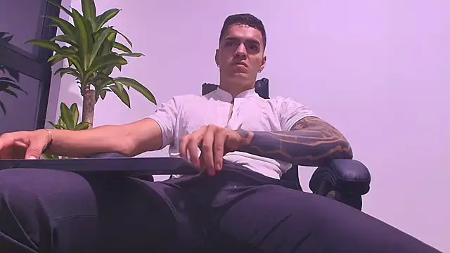 Chatroom XXX en direct de ALPHA_DOMINUS_