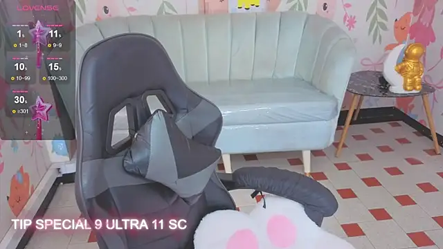 Paris09_v_ Adlı Modelin Canlı XXX Sohbeti