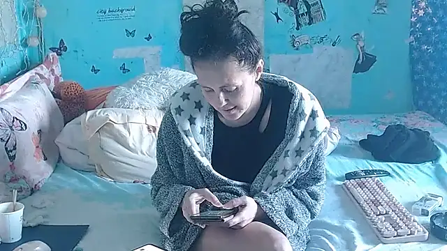 brighteyes77 Adlı Modelin Canlı XXX Sohbeti