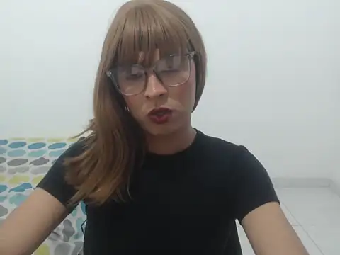 estefania224 webcam show