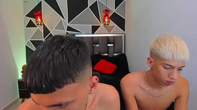 Juan_Nd_Steven's Live XXX Chat