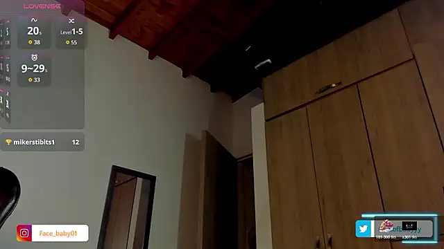 Pokazy przed kamerką – facebaby1