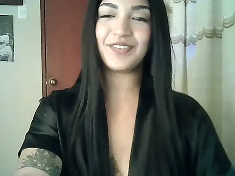 FallsForHerSmile's Live XXX Chat