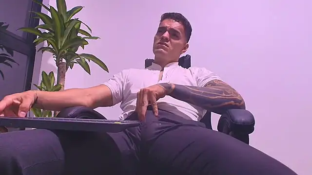 ALPHA_DOMINUS_ – Live XXX-chat