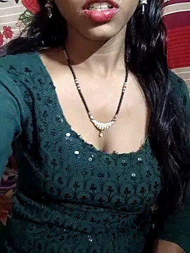 Itz_Aisha__ Chat XXX in diretta