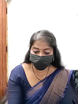 Chat XXX ao vivo de tamil_Sigappu_Roja