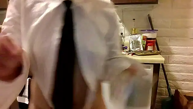 QUEEN_OF_MEN 即時 XXX 聊天