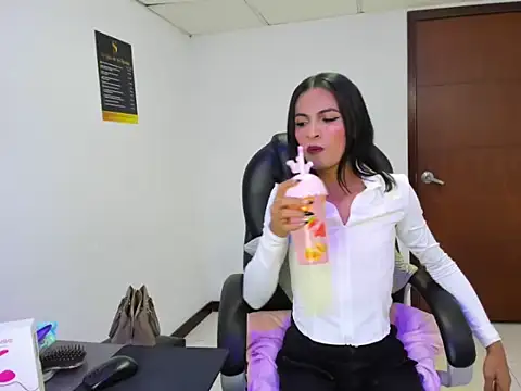 Aisha_hotts777のライブXXXチャット