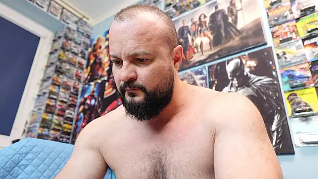 Muscle_Bear élő XXX-chatje