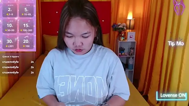 XxSexyPinay4uxX's Live XXX Chat