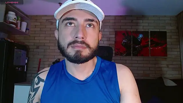 dave_wolf7 Show Webcam