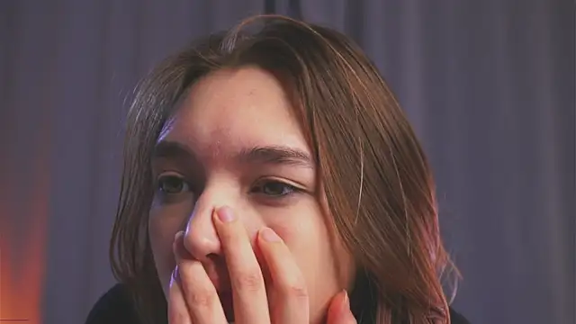 Leyla_crsh élő XXX-chatje