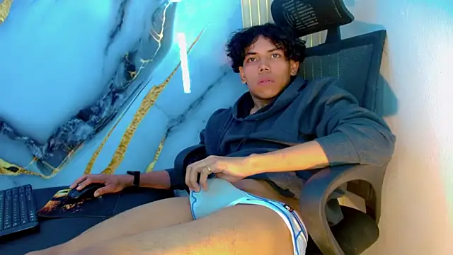 Pokazy przed kamerką – DaviidBuckx_