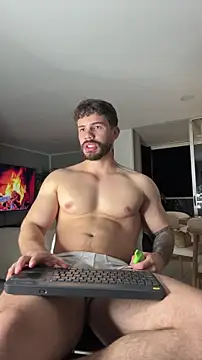 عرض كام Valenthino_Salvatore