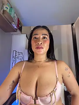 AsianMilfSherylのライブXXXチャット