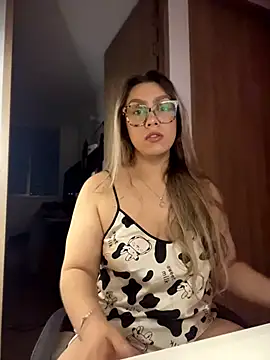 Im_sophiie 现场XXX聊天