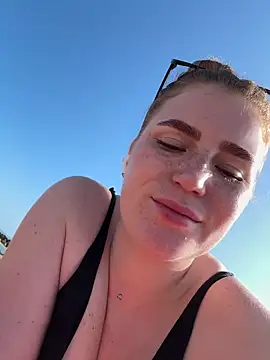 Chat XXX en directo de SunnyGrin