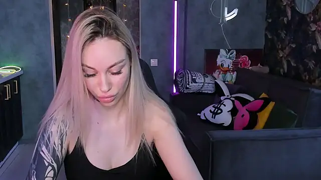 Blckmirrorr's Live XXX Chat