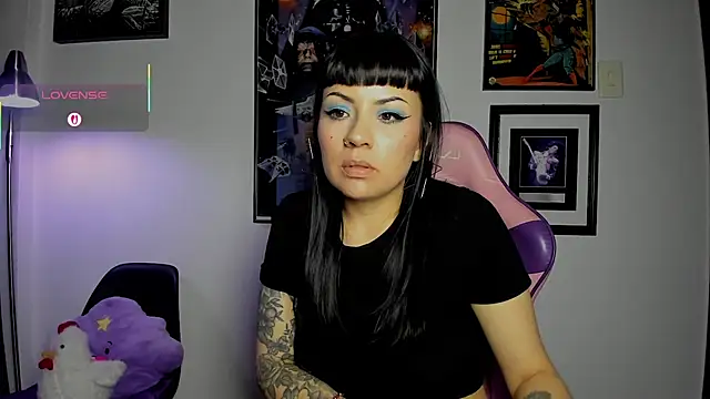 XXX chat uživo modela mango-shake