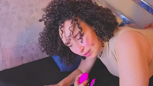 Benny_and_Mark's Live XXX Chat