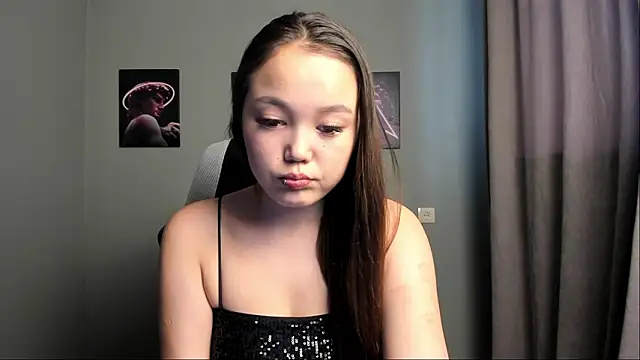 Bellaruine's Webcam Show