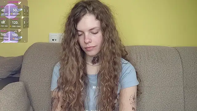 Chatroom XXX en direct de RayaNenlia