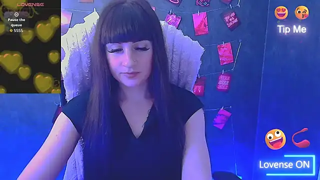 Chatroom XXX en direct de Violla_My