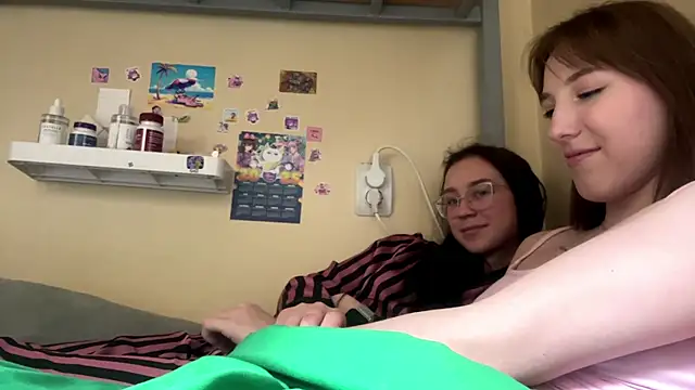 AquilineOrites' Live XXX Chat