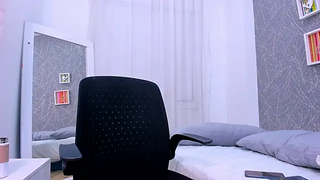 ViictoriiaSaenz: онлайн-секс-чат