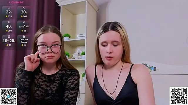 Онлайн чат XXX ReenaBeringer