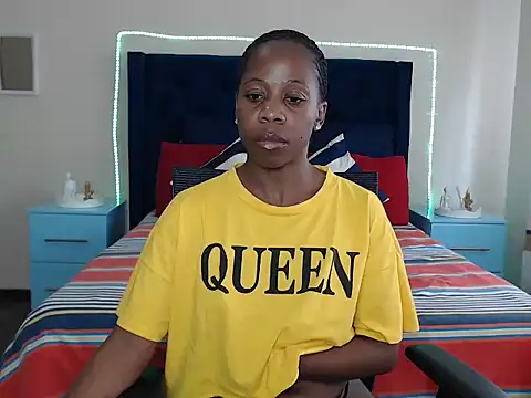QUEENMANDYY's Live XXX Chat