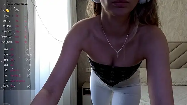 Онлайн чат XXX Alice_Wonders