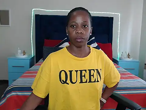 QUEENMANDYYのライブXXXチャット