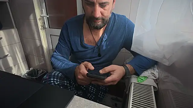 TARKAN1 élő XXX-chatje