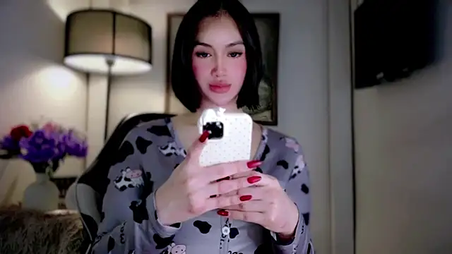 Show modela Anna_HollyDoll na web-kameri