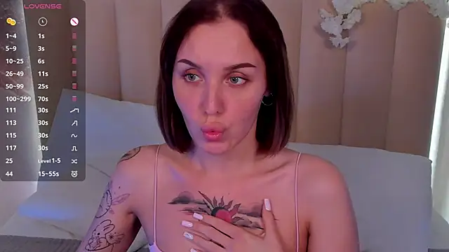 LianaFord's Live XXX Chat